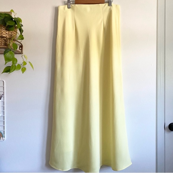 Loft Butter Yellow Satin Bias Midi Skirt LP- New without tags - Picture 8 of 8